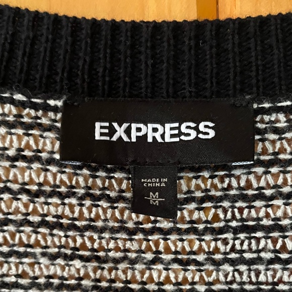 CLOSET SALE🎉🎉. NWOT Express cardigan - Picture 6 of 6